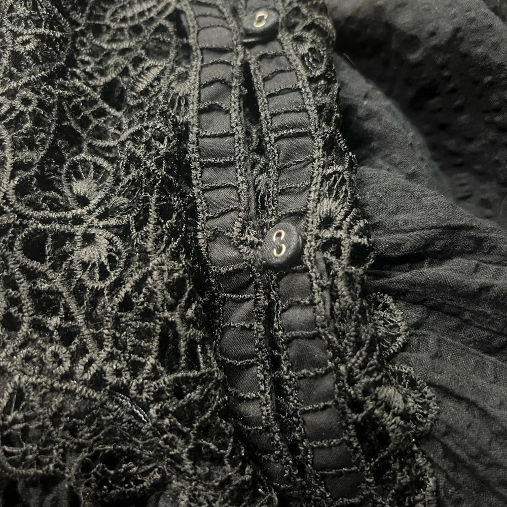 Abercrombie & Fitch NWOT black puff sleeve cropped lace collar blouse